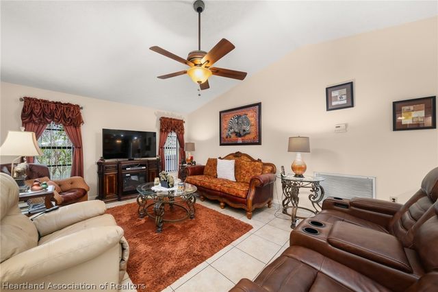 216 Robinhood Terrace, Sebring, FL 33876