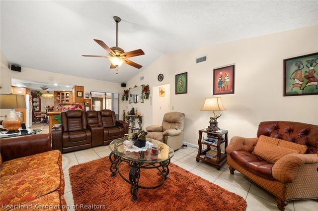 216 Robinhood Terrace, Sebring, FL 33876