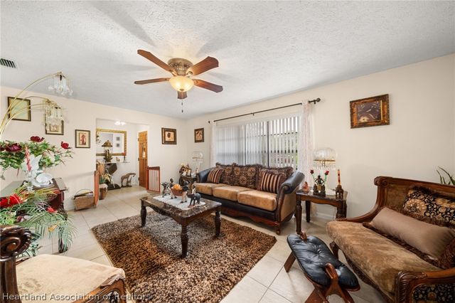 216 Robinhood Terrace, Sebring, FL 33876