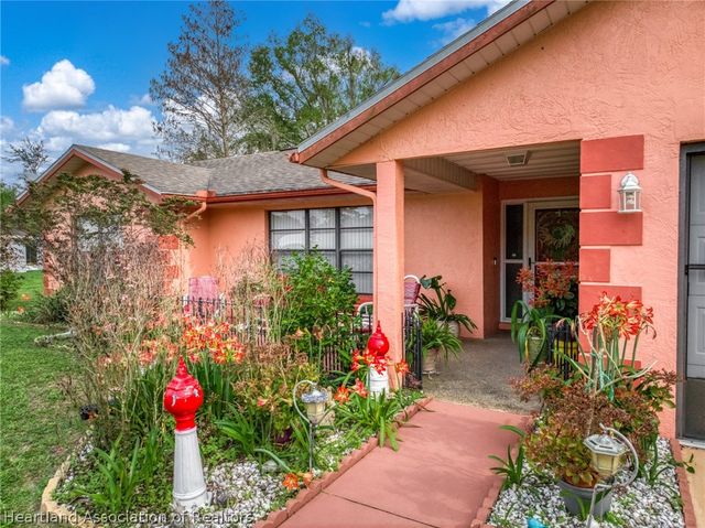 216 Robinhood Terrace, Sebring, FL 33876