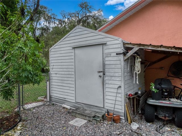 216 Robinhood Terrace, Sebring, FL 33876