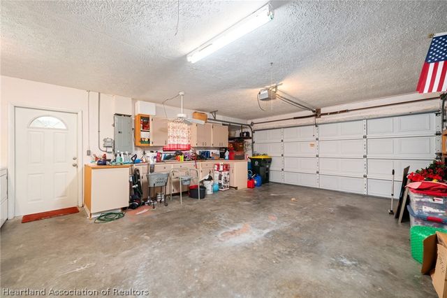 216 Robinhood Terrace, Sebring, FL 33876