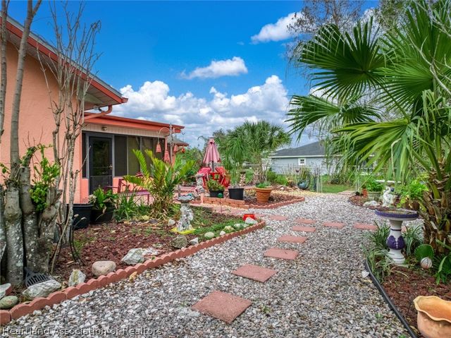 216 Robinhood Terrace, Sebring, FL 33876