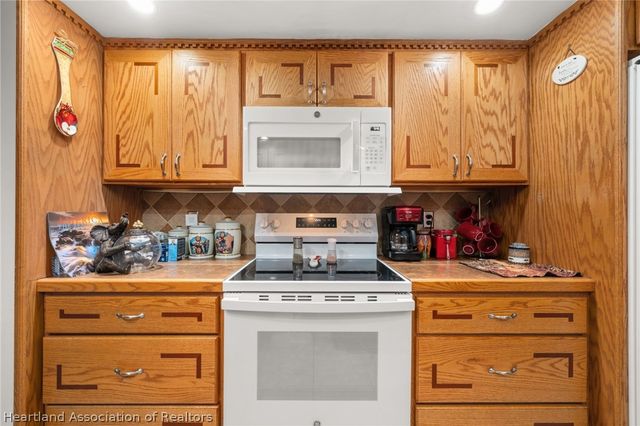 216 Robinhood Terrace, Sebring, FL 33876