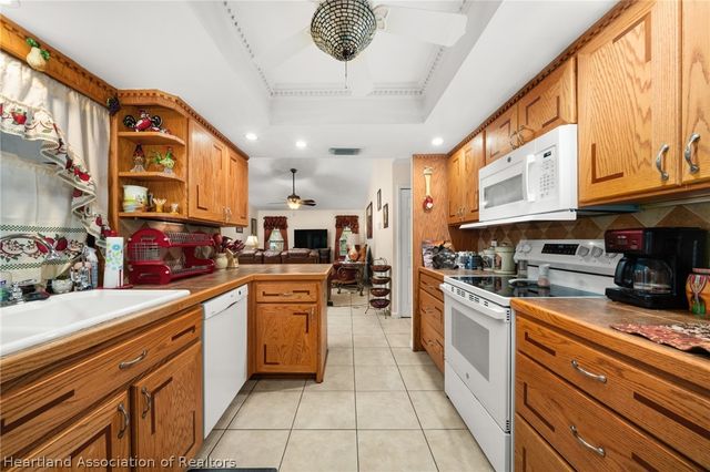 216 Robinhood Terrace, Sebring, FL 33876