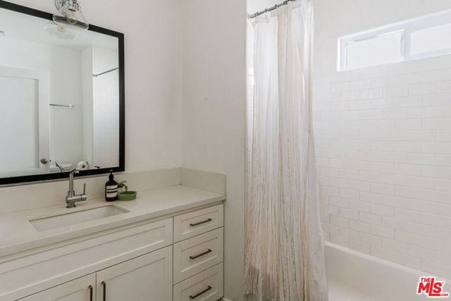 4870 Stratford Road, Los Angeles, CA 90042