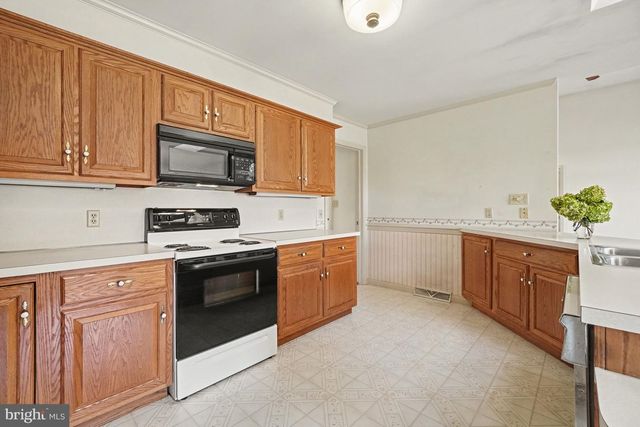 729 SCHAEFFER RD, Lebanon, PA 17042