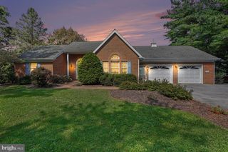 729 SCHAEFFER RD, Lebanon, PA 17042