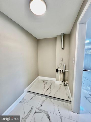 137 FOX DR, Winchester, VA 22601