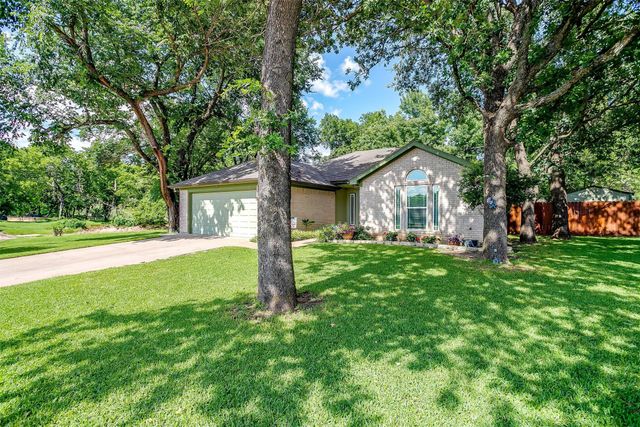 531 Lone Star Street, Joshua, TX 76058
