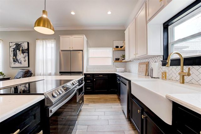 806 E Warner Avenue, Guthrie, OK 73044