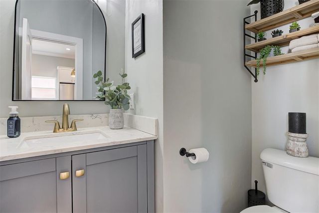 806 E Warner Avenue, Guthrie, OK 73044