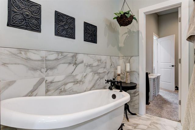 806 E Warner Avenue, Guthrie, OK 73044