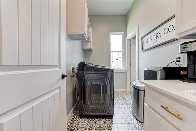 806 E Warner Avenue, Guthrie, OK 73044