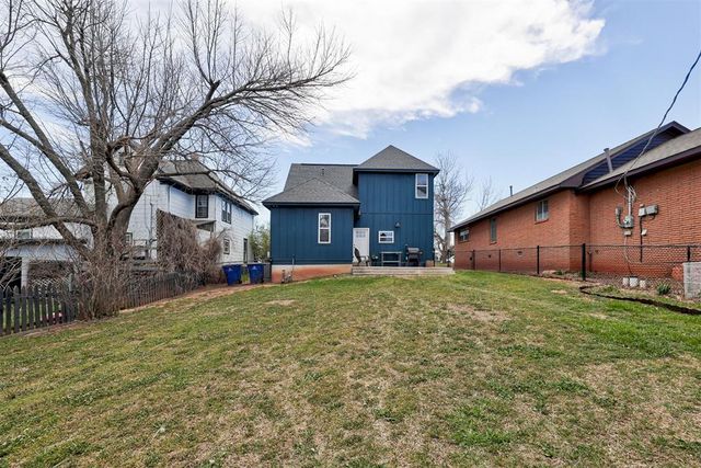 806 E Warner Avenue, Guthrie, OK 73044