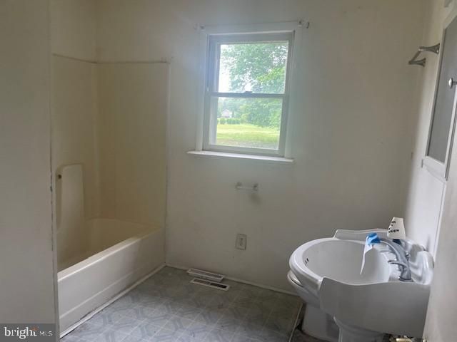 10317 DINGES RD, Berlin, MD 21811