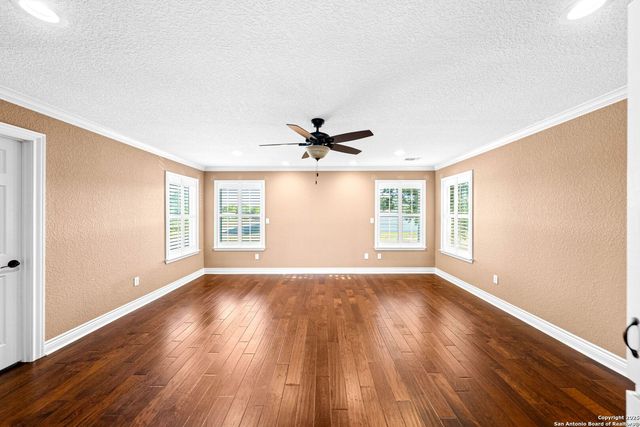 435 Carpenter Dr, Canyon Lake, TX 78133