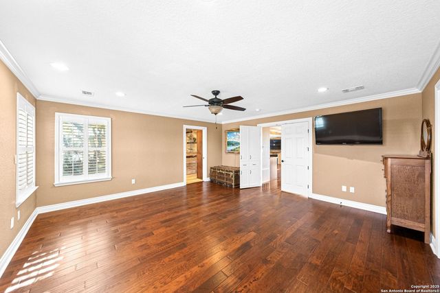 435 Carpenter Dr, Canyon Lake, TX 78133