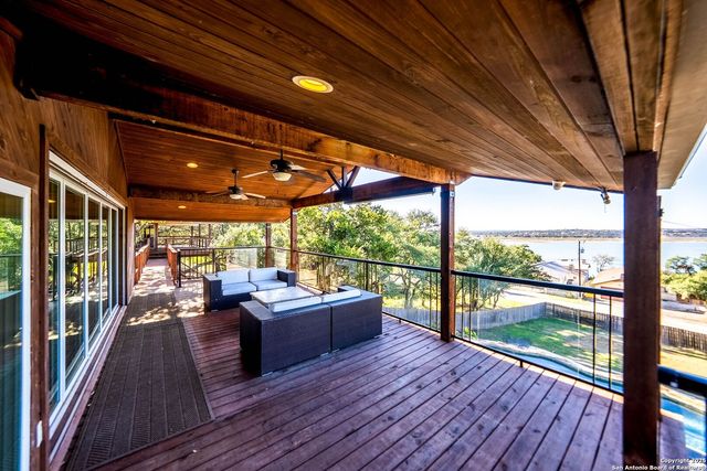 435 Carpenter Dr, Canyon Lake, TX 78133