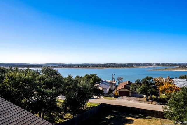 435 Carpenter Dr, Canyon Lake, TX 78133