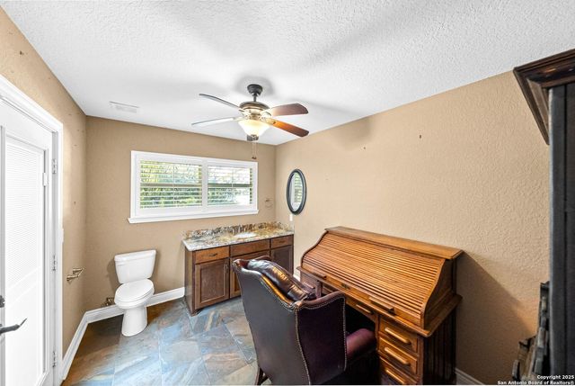 435 Carpenter Dr, Canyon Lake, TX 78133