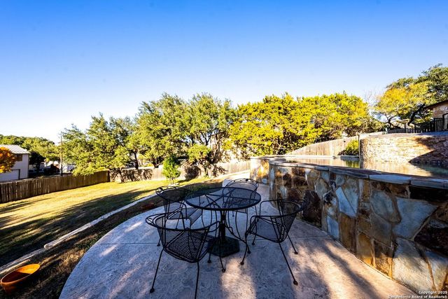 435 Carpenter Dr, Canyon Lake, TX 78133