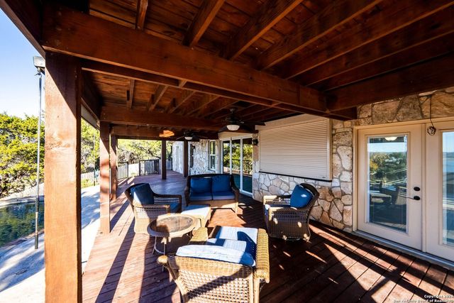 435 Carpenter Dr, Canyon Lake, TX 78133