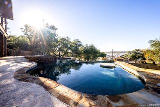 435 Carpenter Dr, Canyon Lake, TX 78133