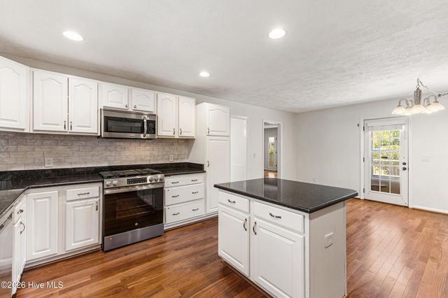 137 River Oaks Drive, Wilmington, NC 28412
