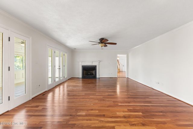 137 River Oaks Drive, Wilmington, NC 28412