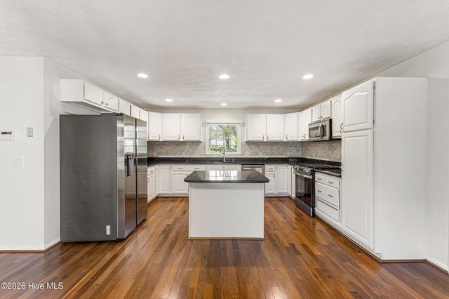 137 River Oaks Drive, Wilmington, NC 28412