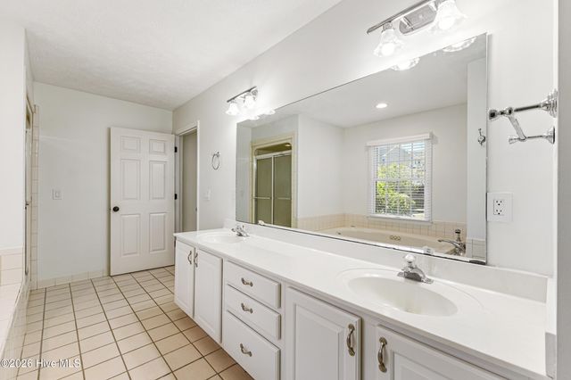 137 River Oaks Drive, Wilmington, NC 28412