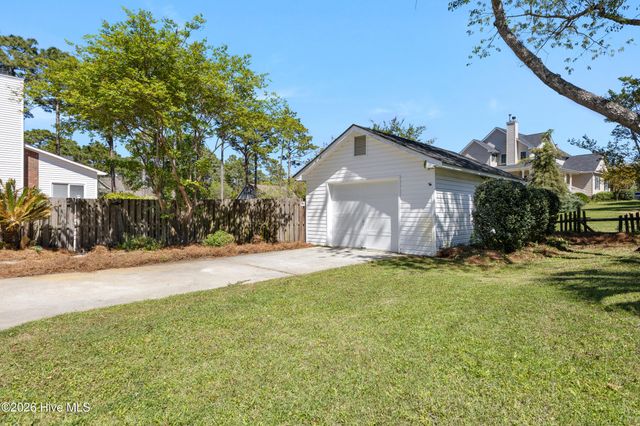 137 River Oaks Drive, Wilmington, NC 28412
