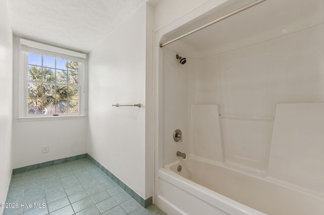 137 River Oaks Drive, Wilmington, NC 28412