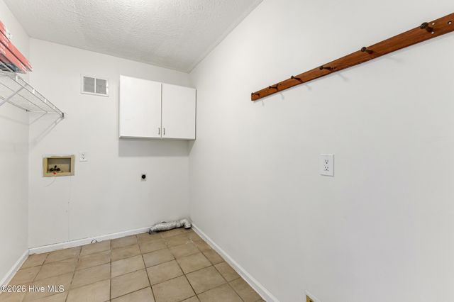 137 River Oaks Drive, Wilmington, NC 28412