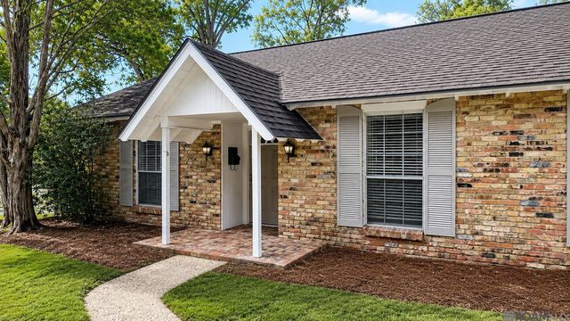 8166 Franwood Dr, Baton Rouge, LA 70806