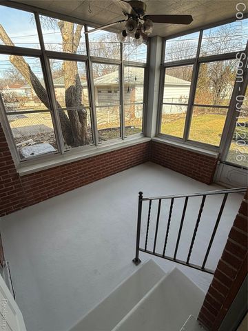 20017 California, St. Clair Shores, MI 48080