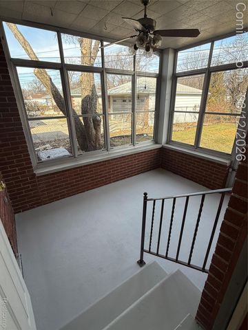 20017 California, St. Clair Shores, MI 48080