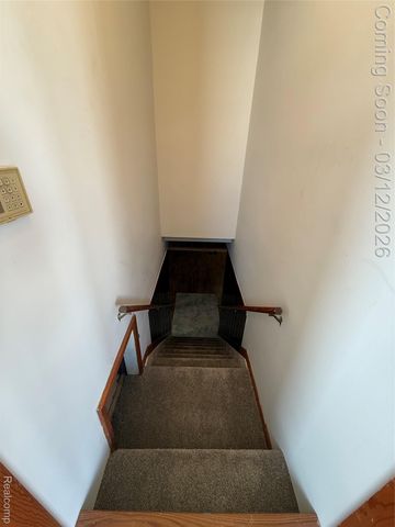 20017 California, St. Clair Shores, MI 48080