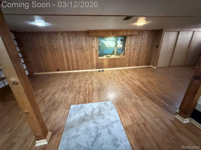 20017 California, St. Clair Shores, MI 48080