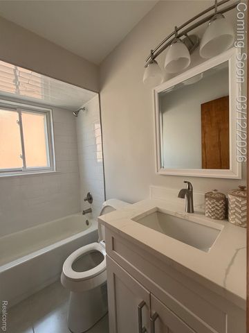 20017 California, St. Clair Shores, MI 48080