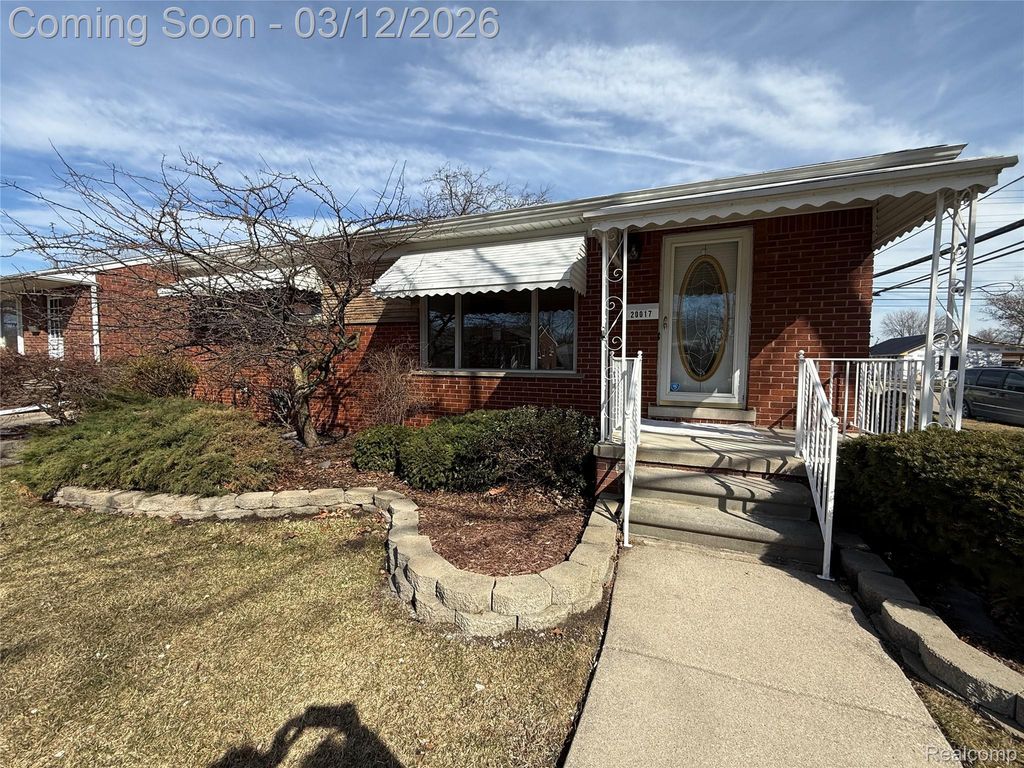 20017 California, St. Clair Shores, MI 48080