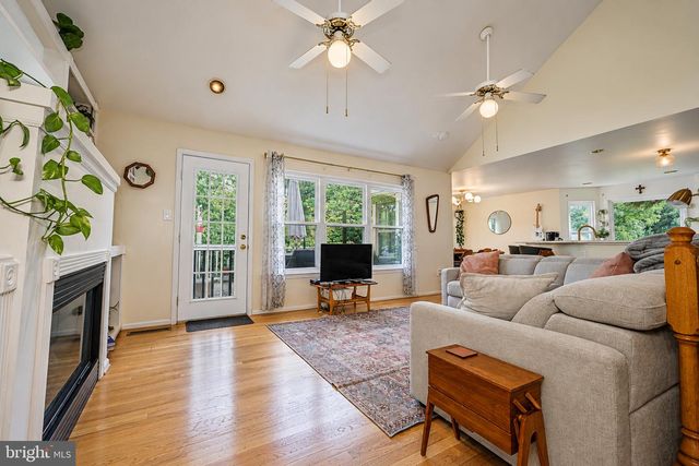 15573 TRISAIL CT, Dumfries, VA 22025