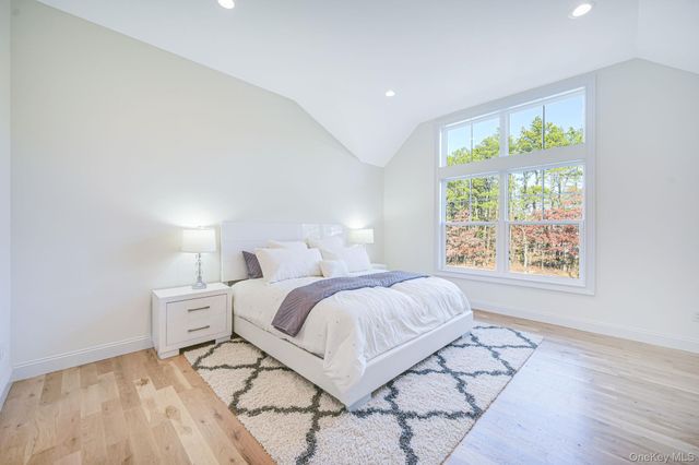 7 Henkel Road, Lake Grove, NY 11755