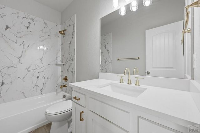 1187 E Ivanhoe Dr, Pueblo, CO 81007