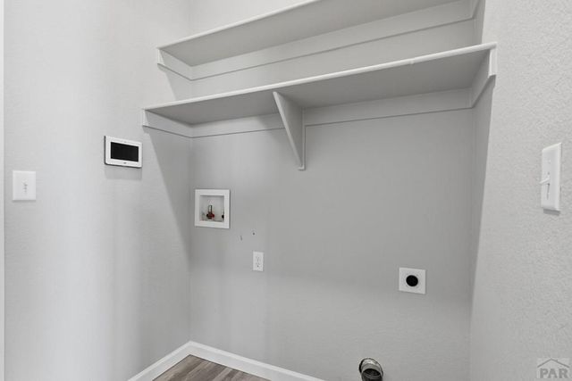 1187 E Ivanhoe Dr, Pueblo, CO 81007