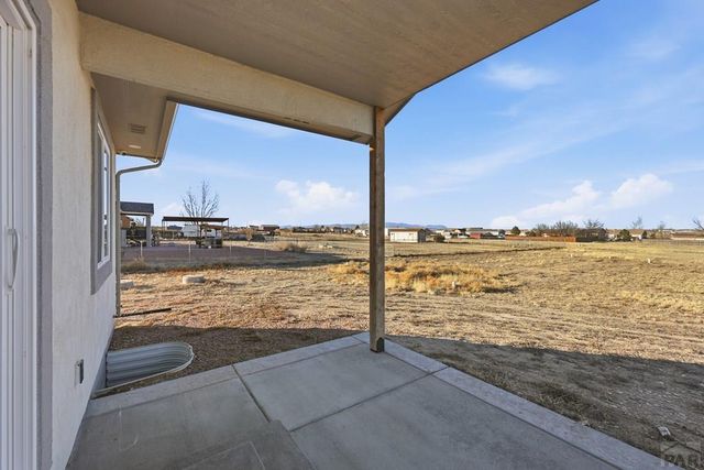 1187 E Ivanhoe Dr, Pueblo, CO 81007