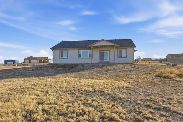 1187 E Ivanhoe Dr, Pueblo, CO 81007