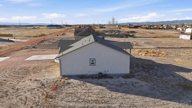 1187 E Ivanhoe Dr, Pueblo, CO 81007