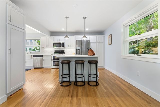 35 Keyes Rd, Westford, MA 01886